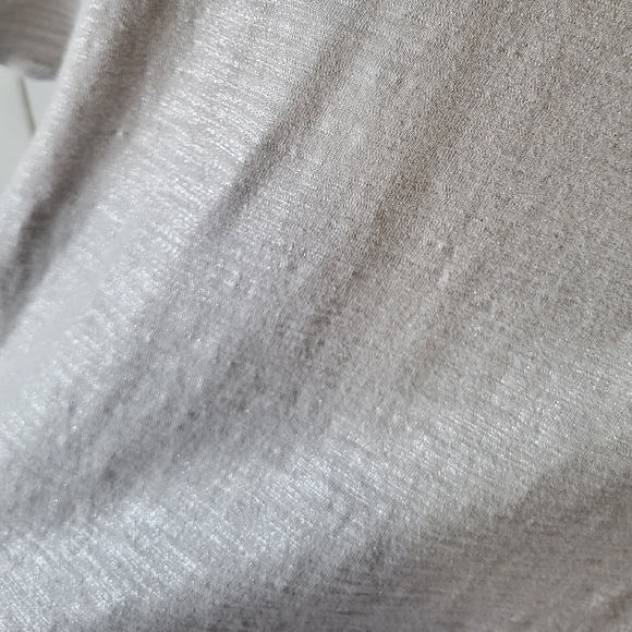 CHICO'S The Ultimate Tee Size XL Gray T-shirt With Silver Shimmer - Picture 5 of 7